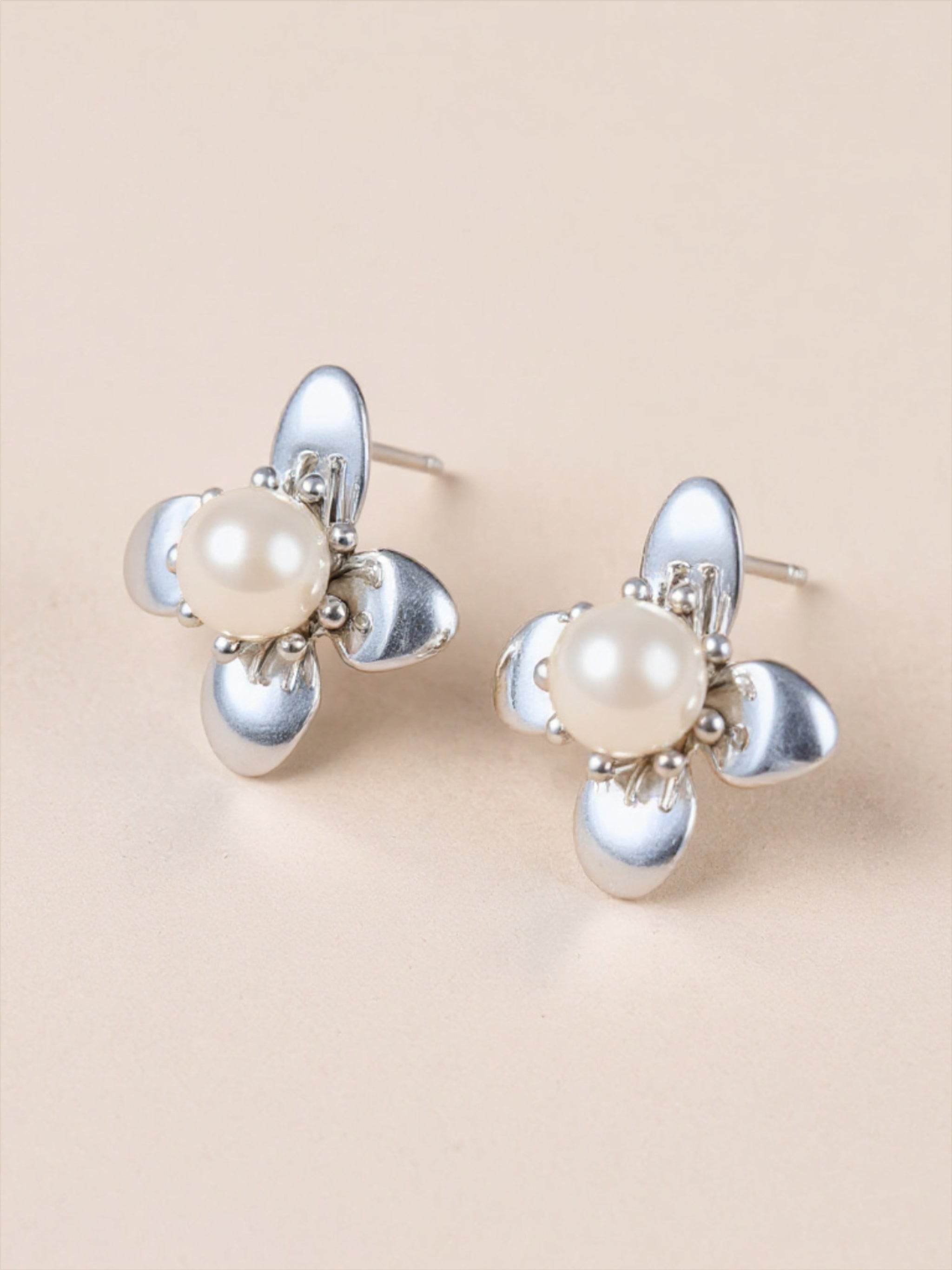 Synthetic Pearl Titanium Steel Flower Earrings