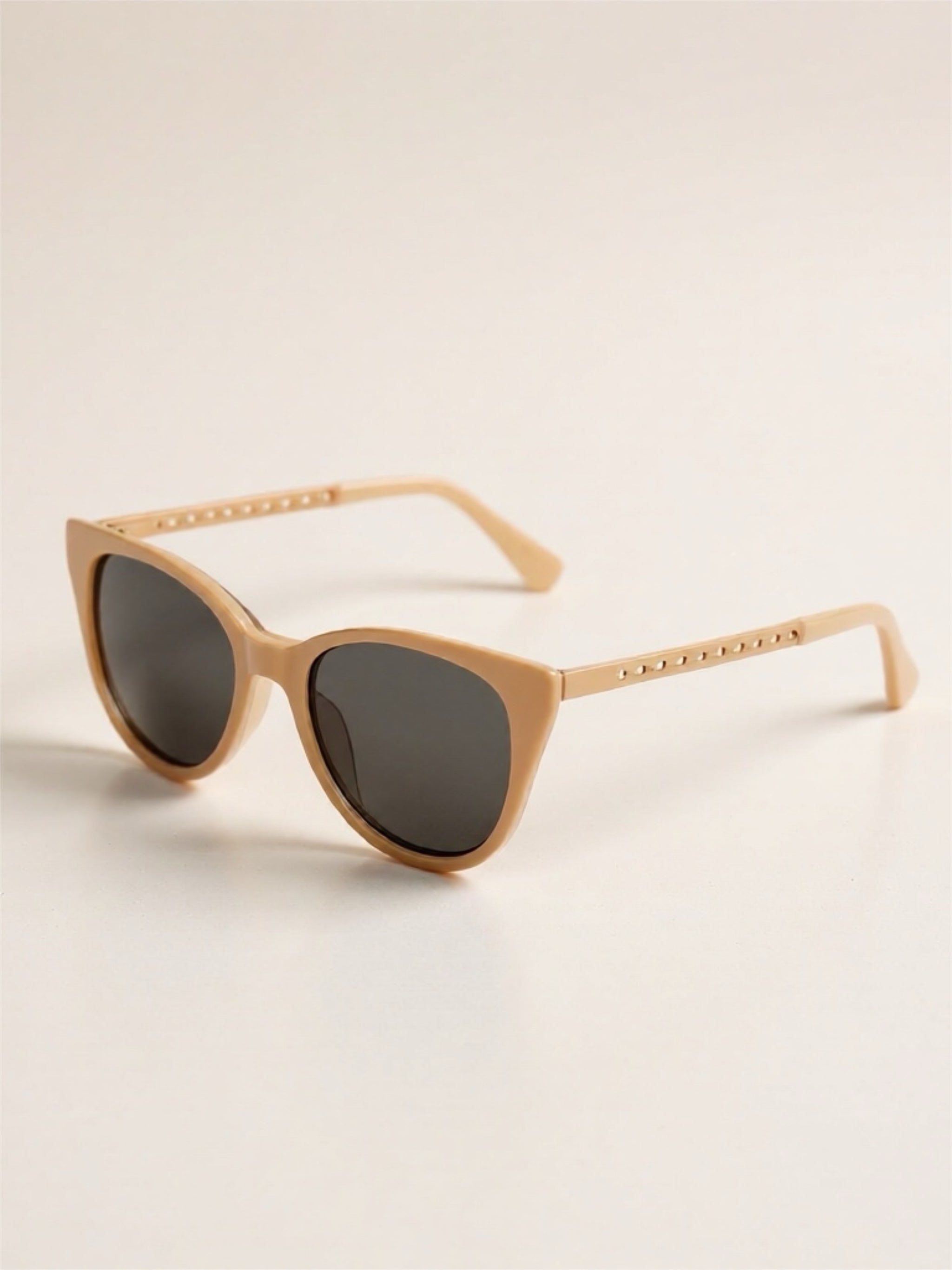 Cat-Eye Frame Sunglasses
