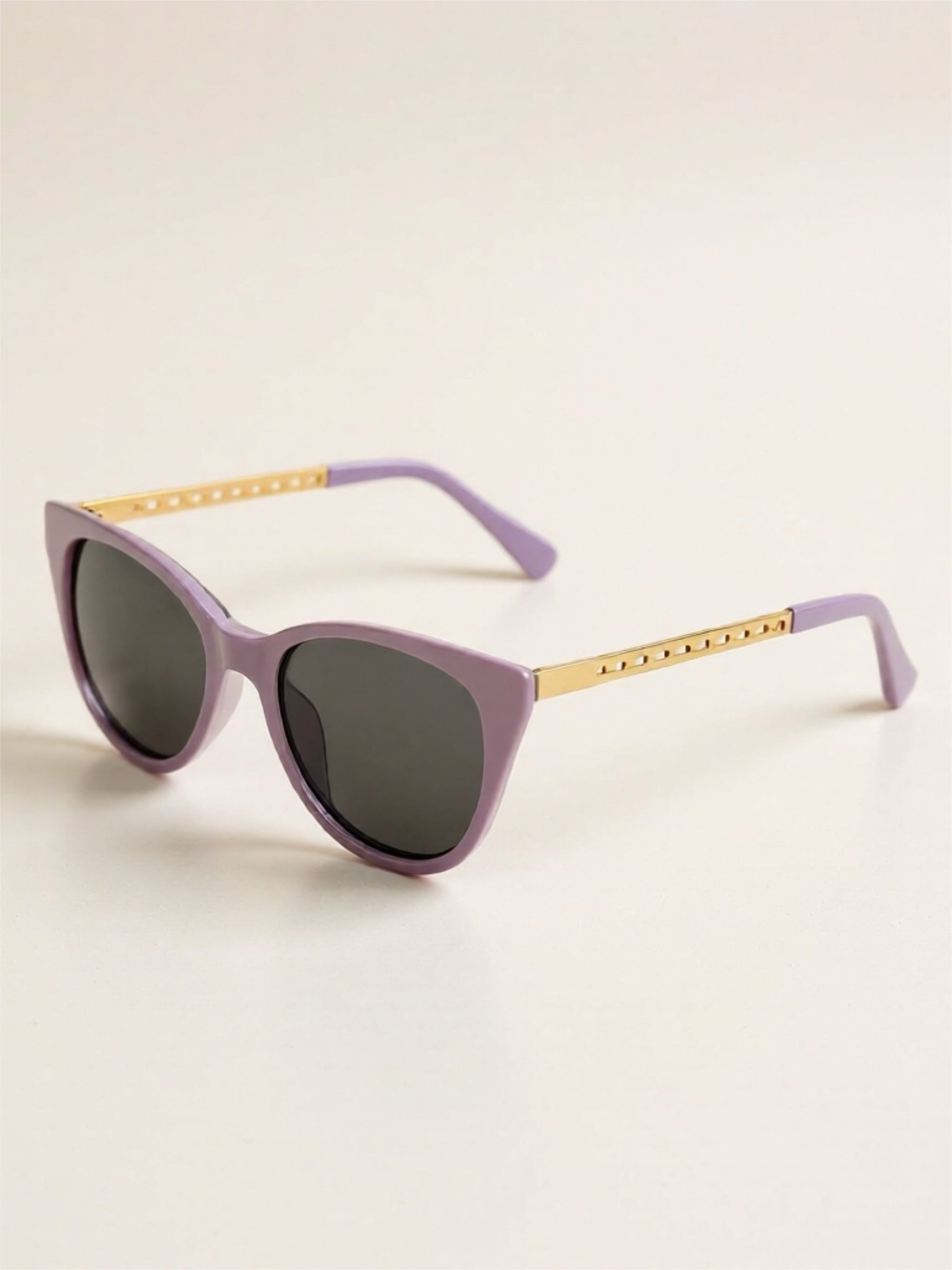 Cat-Eye Frame Sunglasses