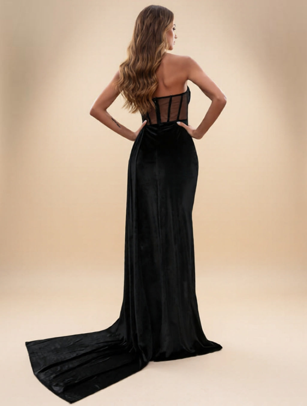 Elegant Strapless High-Slit Evening Dress with Sheer Corset Bodice