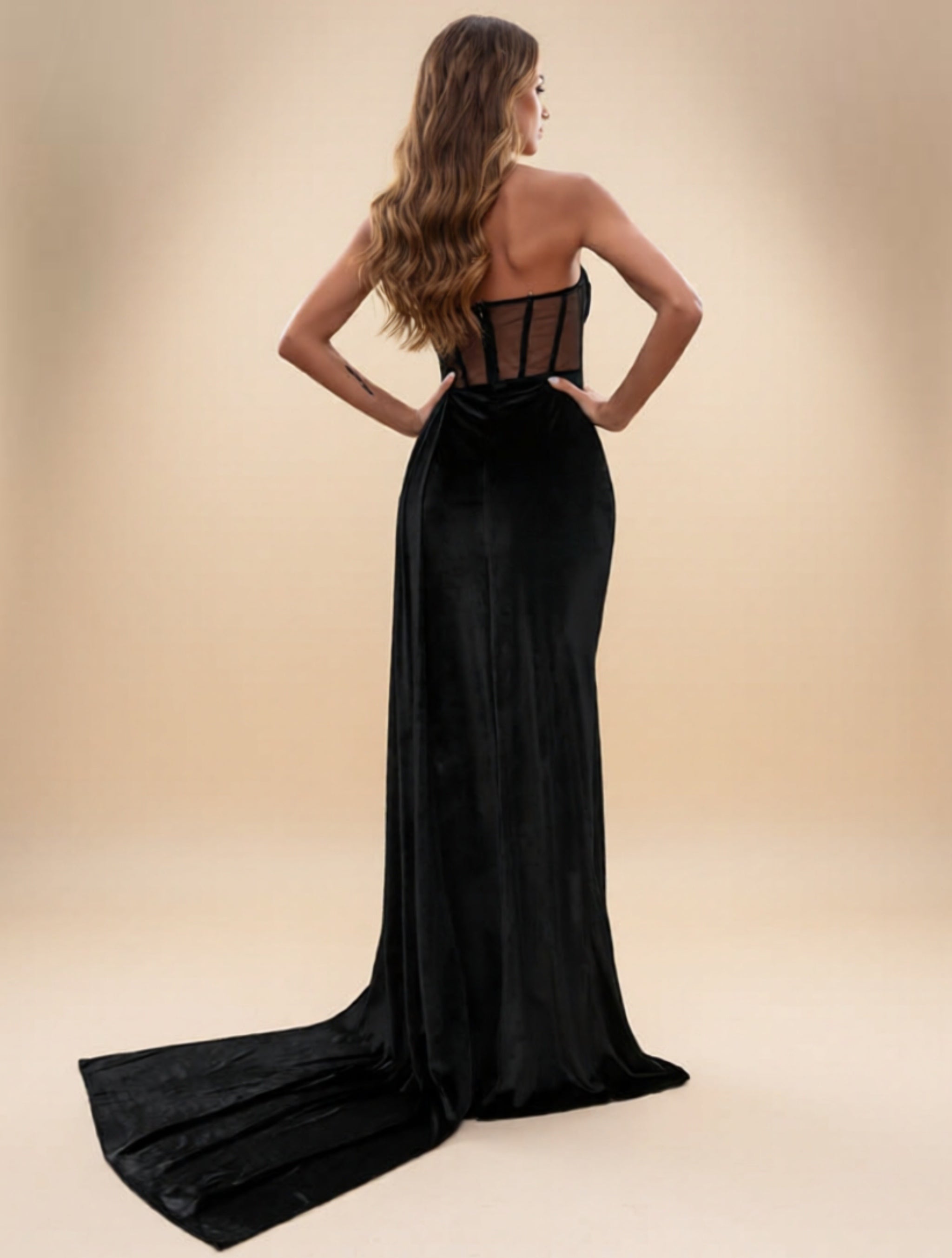 Elegant Strapless High-Slit Evening Dress with Sheer Corset Bodice