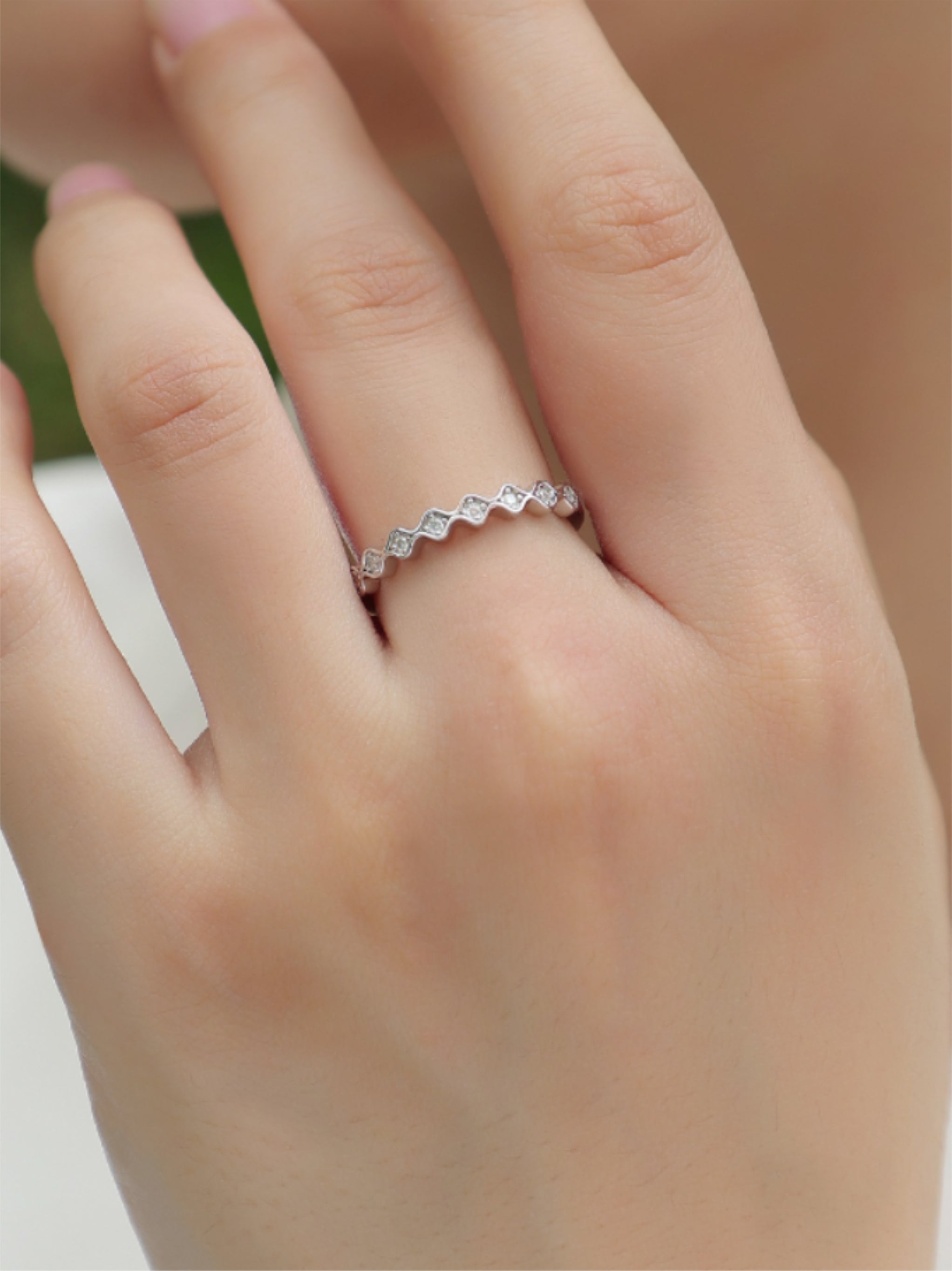 Dainty Wavy Moissanite Band