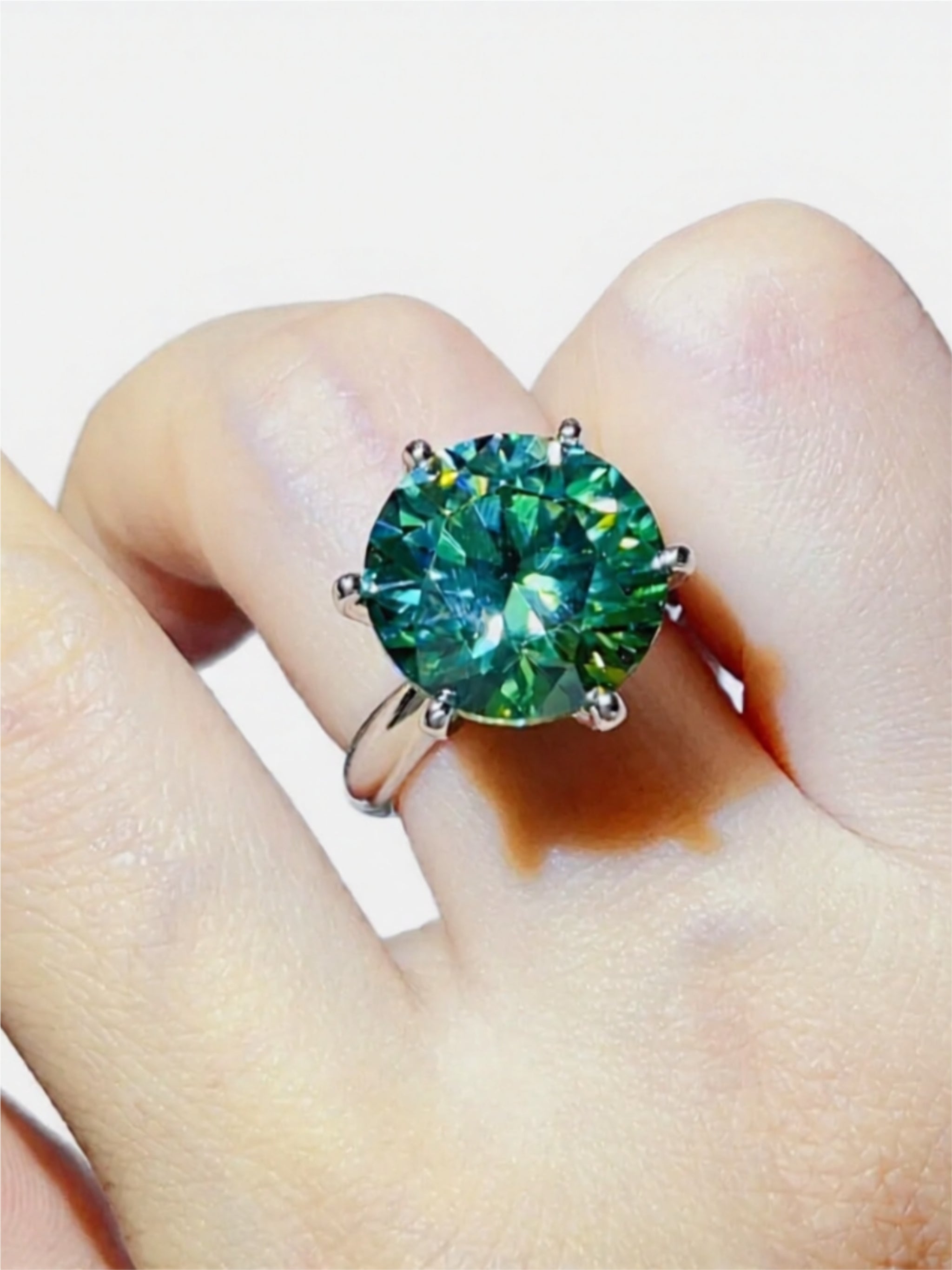 10 Carat Green Moissanite 925 Sterling Silver Ring