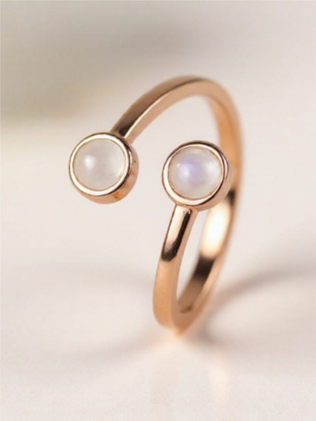 Rainbow Moonstone 925 Sterling Silver Ring