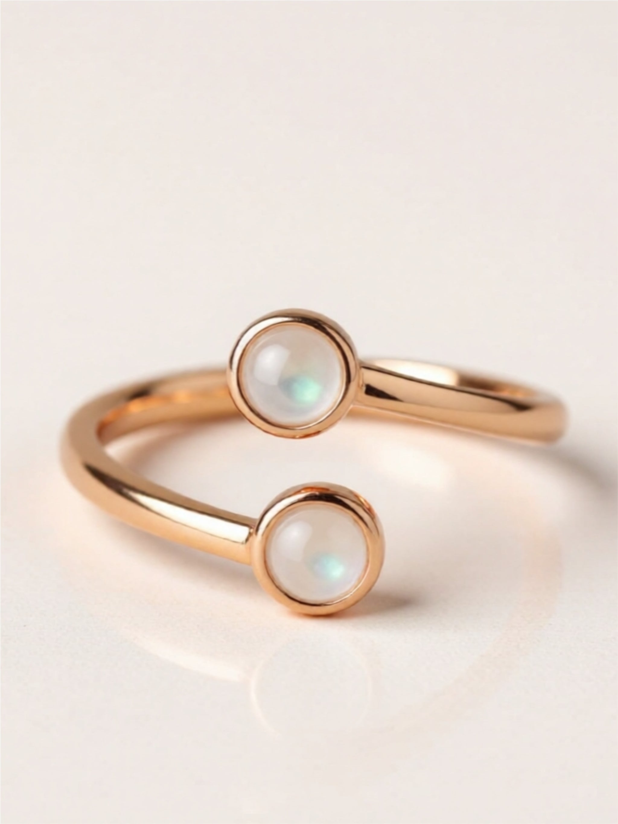 Rainbow Moonstone 925 Sterling Silver Ring