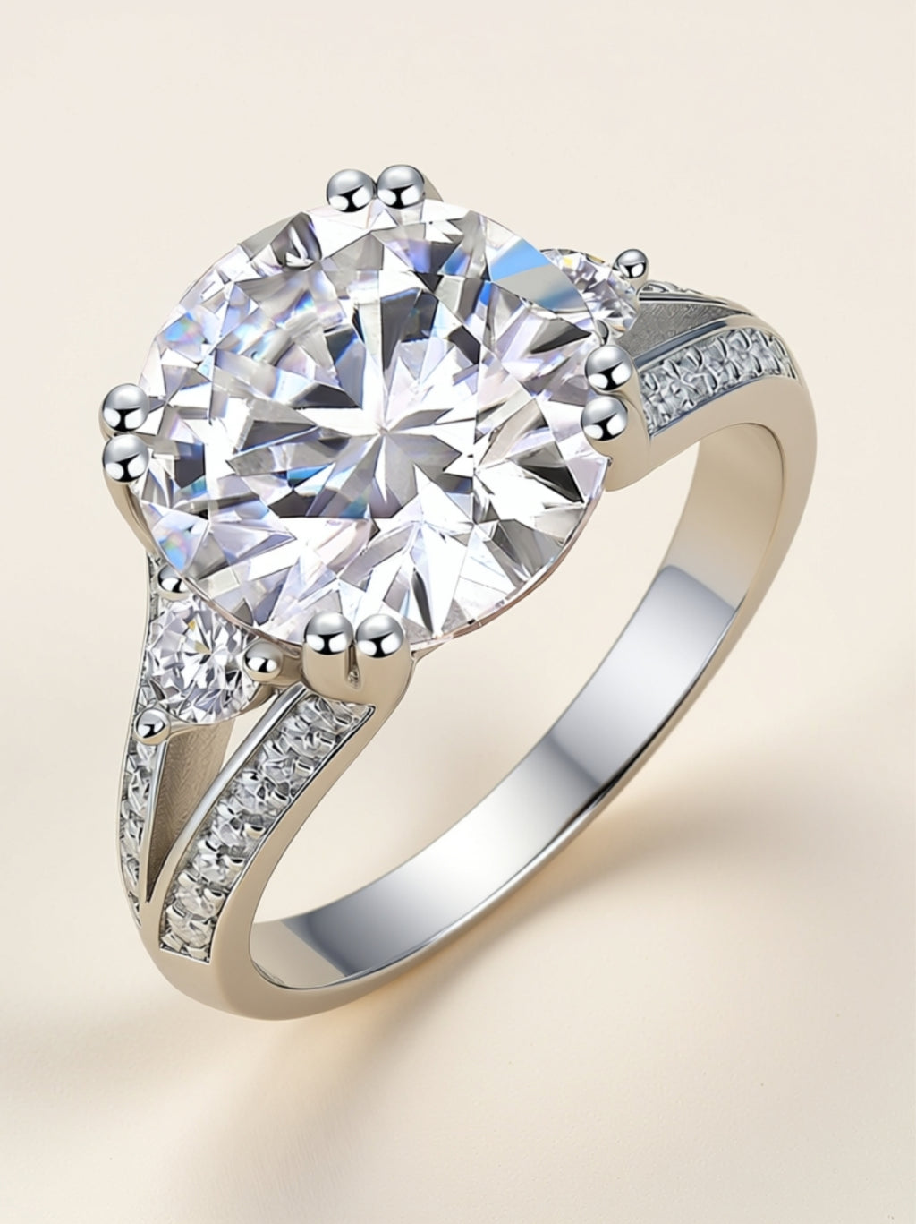 5 Carat Moissanite Engagement Ring – Round‑Cut Three‑Stone Split Shank Design