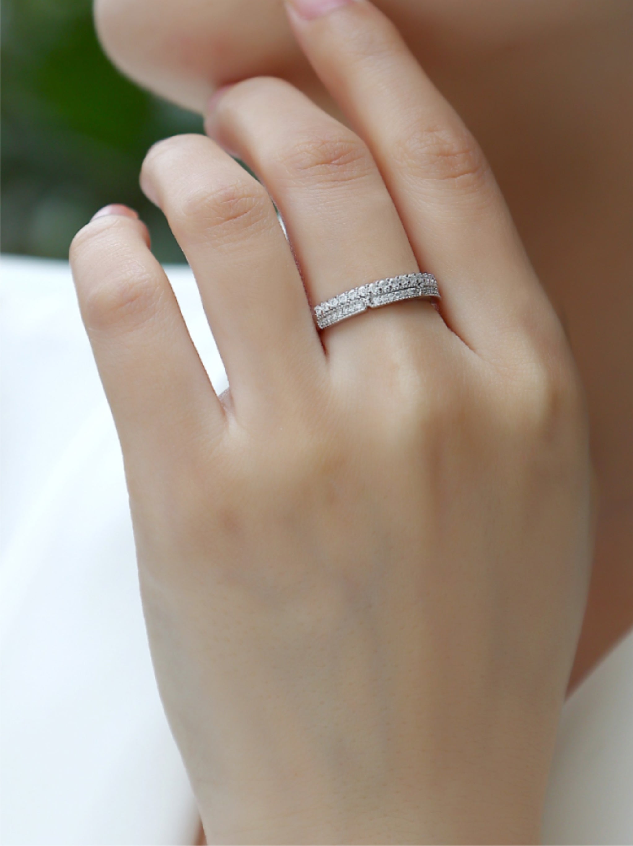 S925 Platinum‑Plated Double‑Row Moissanite Band