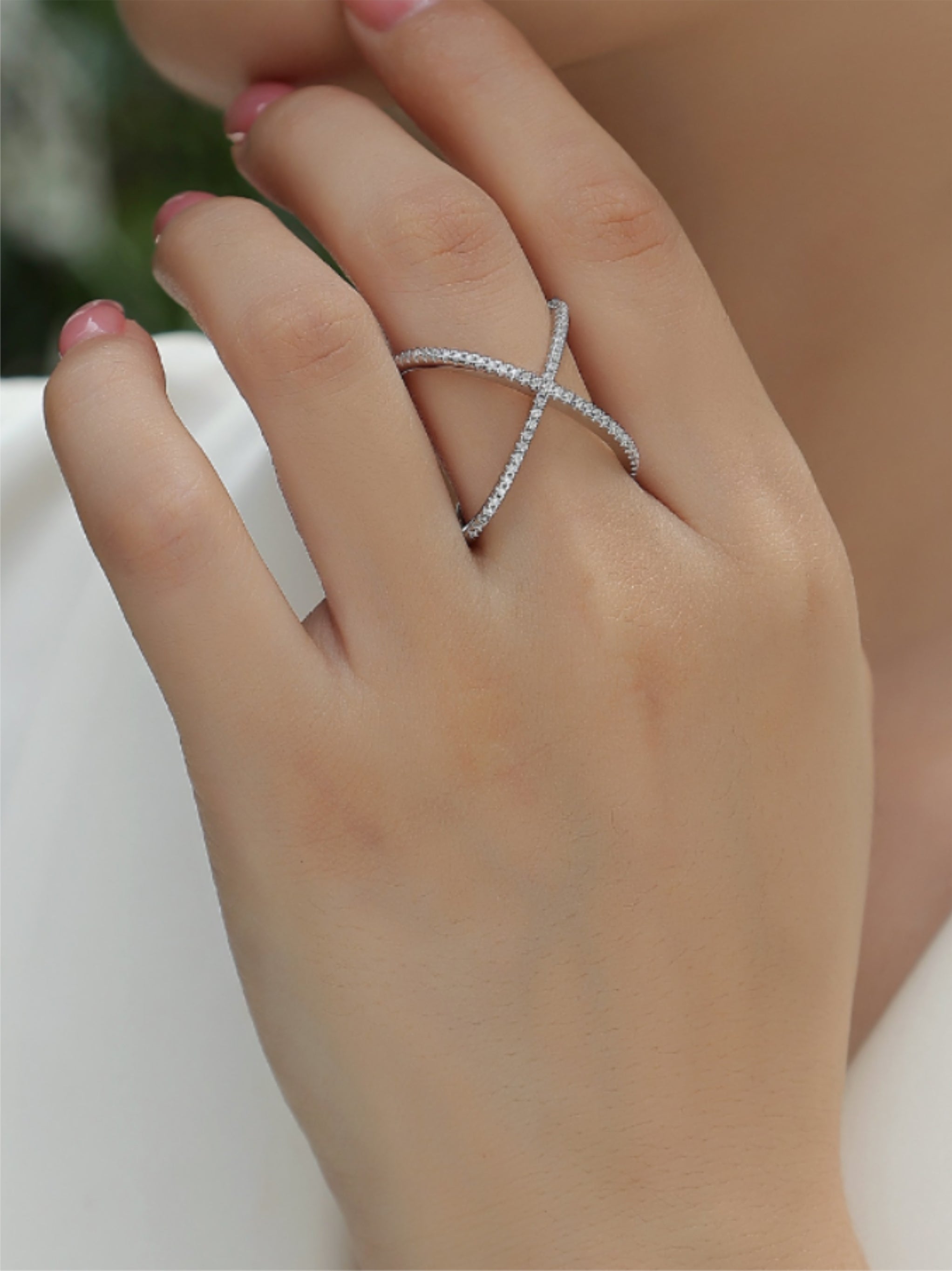Platinum-Plated S925 Moissanite X-Band Ring
