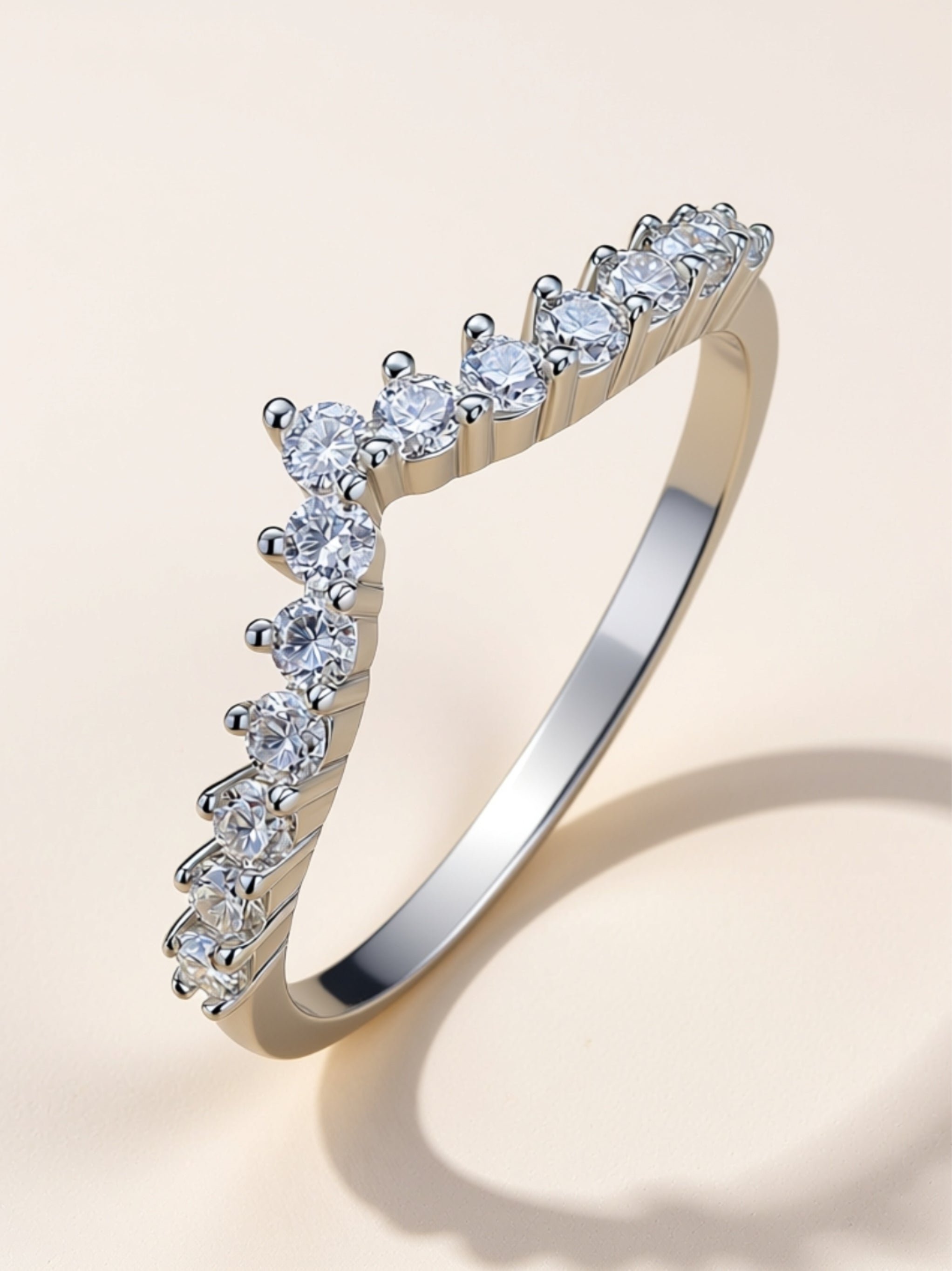 V‑Shaped Moissanite Crown Band