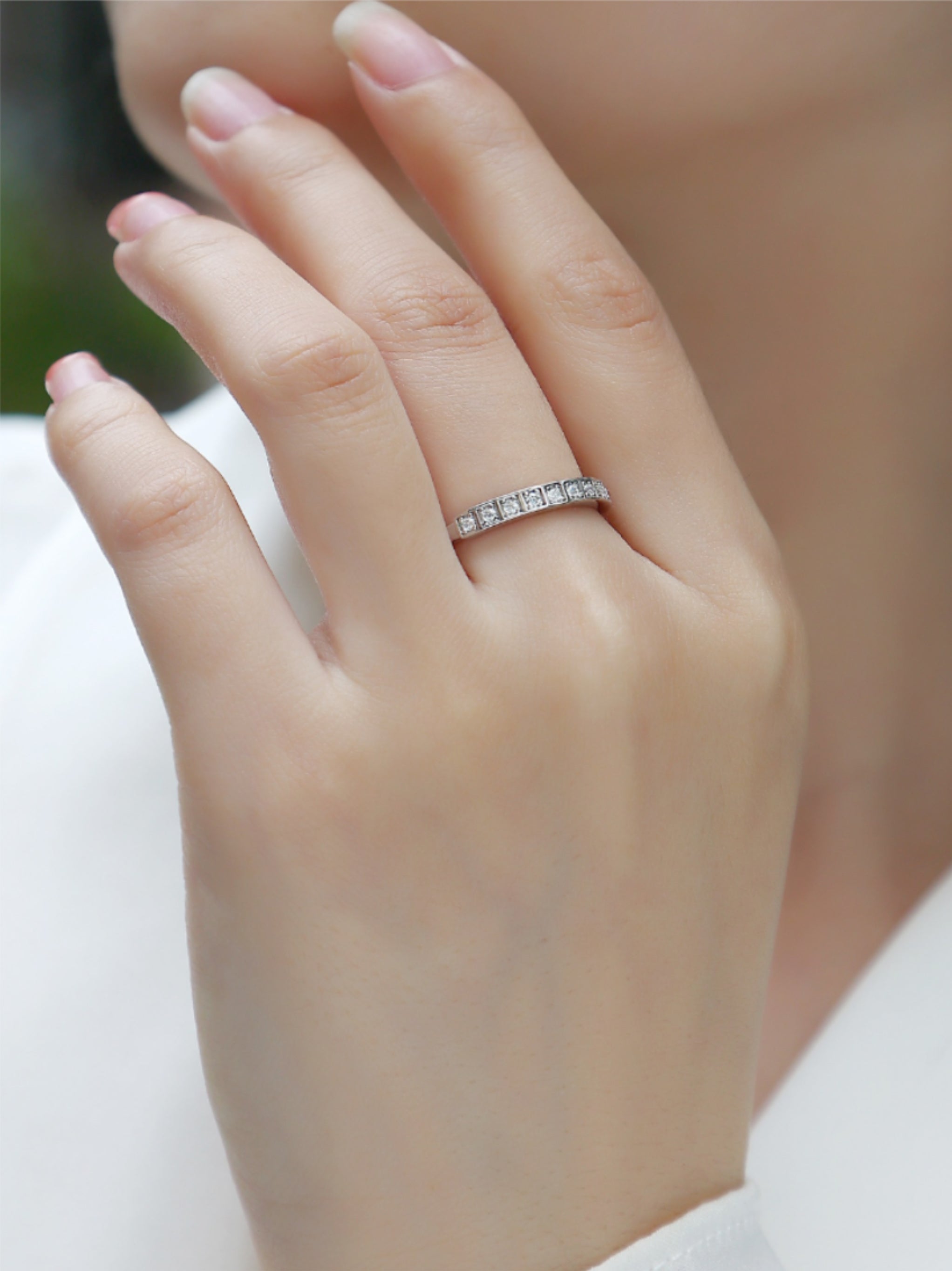 S925 Platinum‑Plated Channel‑Set Moissanite Band