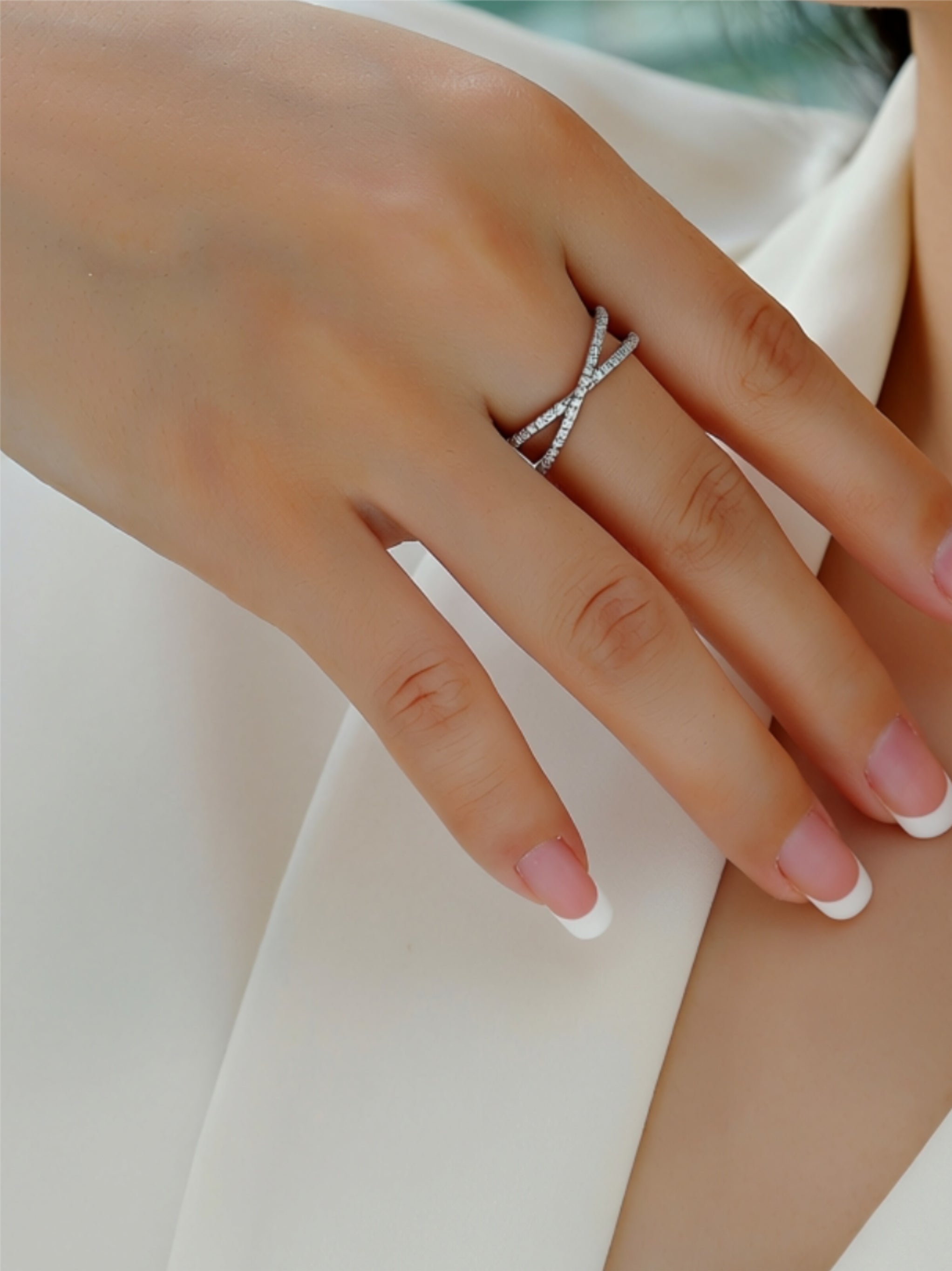 S925 Moissanite Crisscross Band