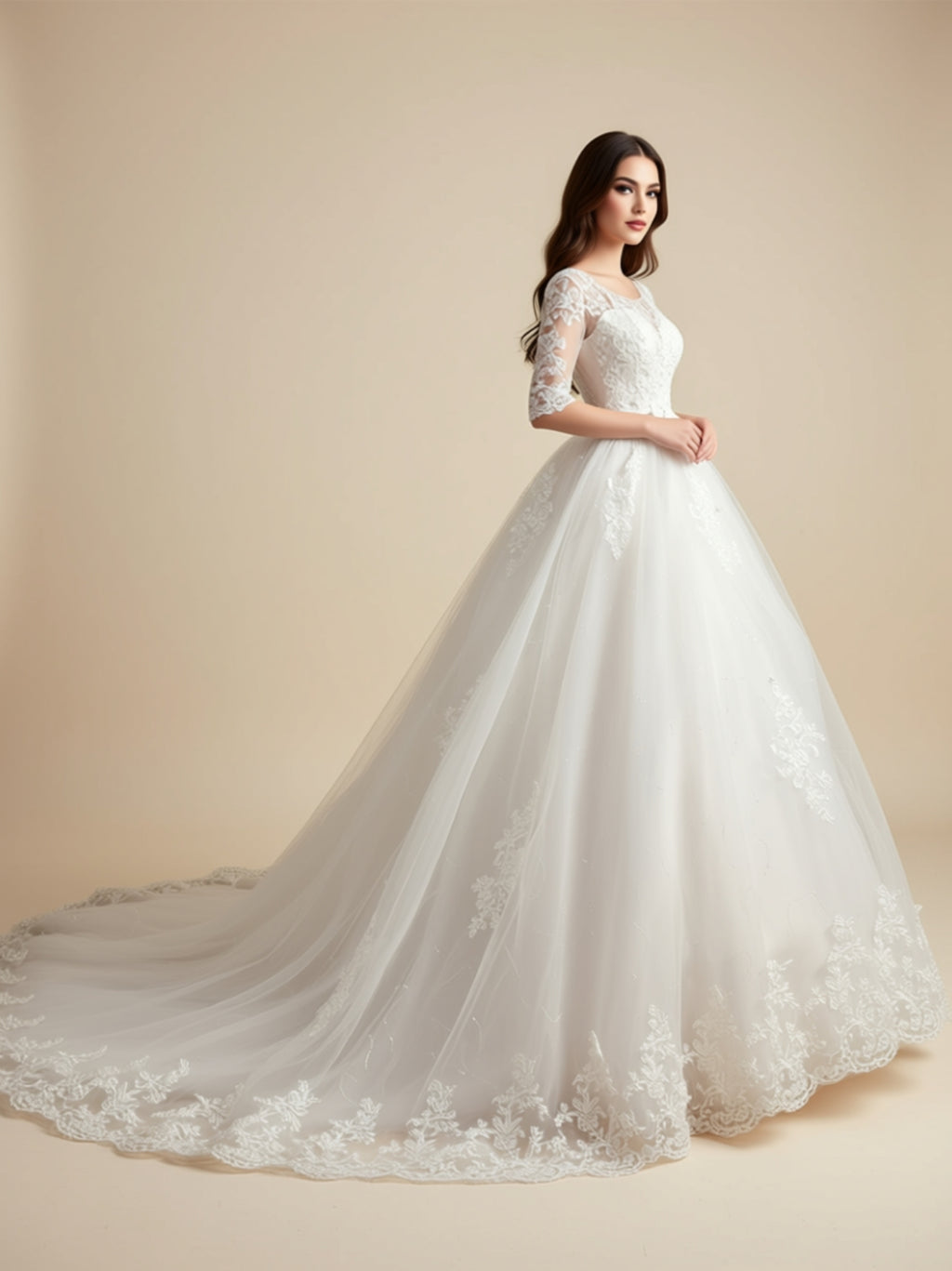 Elegant Lace Long‑Sleeve Ball Gown Wedding Dress