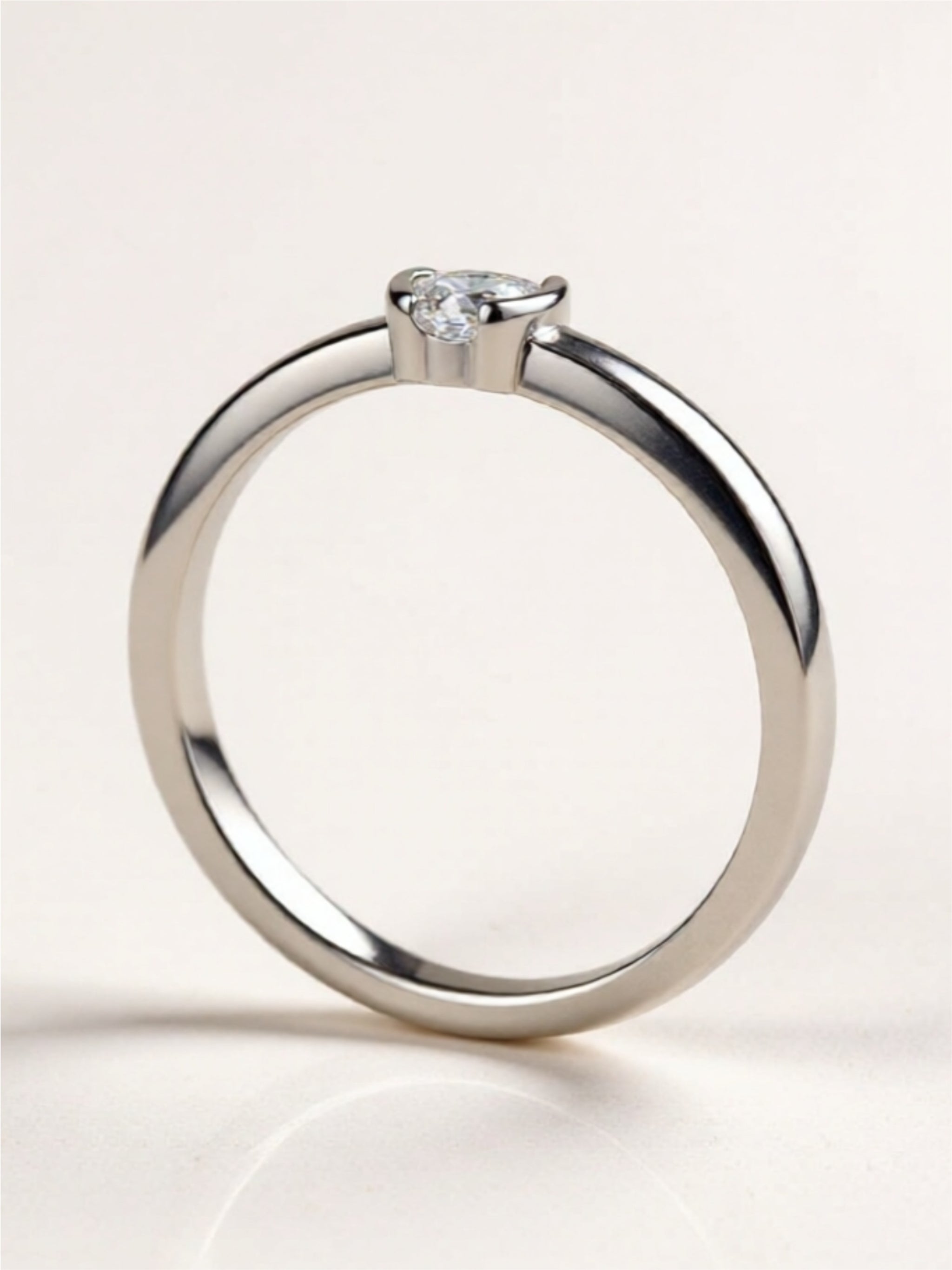 Minimalist Heart Moissanite Ring – Platinum-Plated 925 Sterling Silver