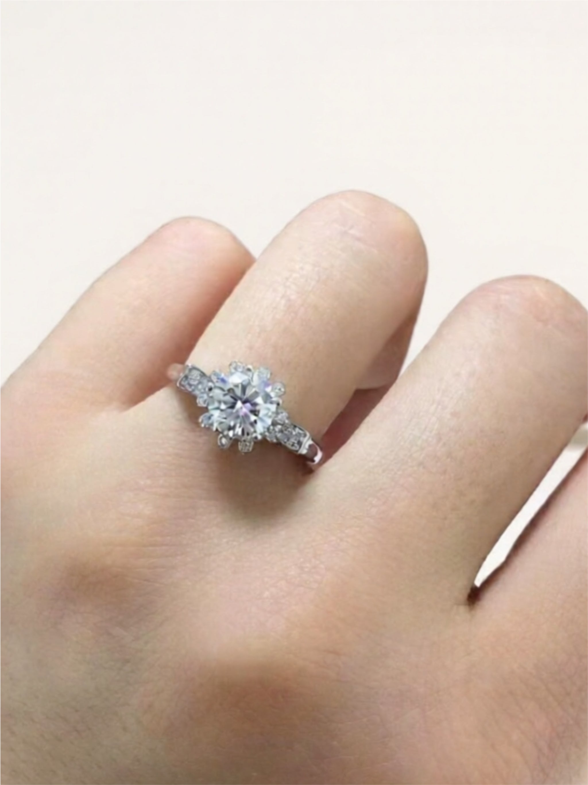 1 Carat Moissanite 925 Sterling Silver Ring