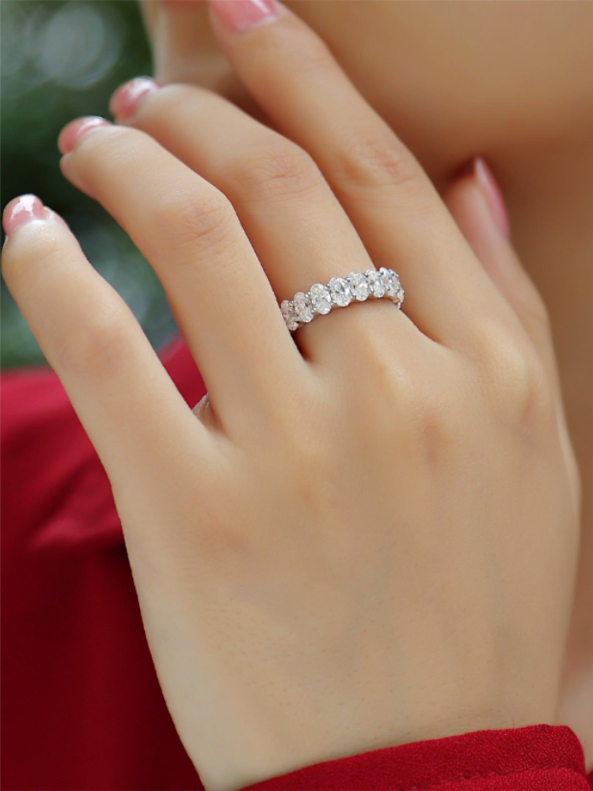 Egg‑Shaped Moissanite Eternity Band