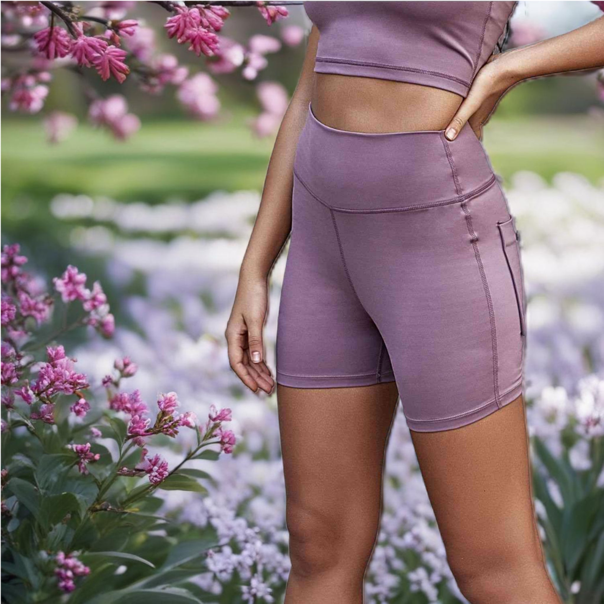 Exposed Seam Active Shorts