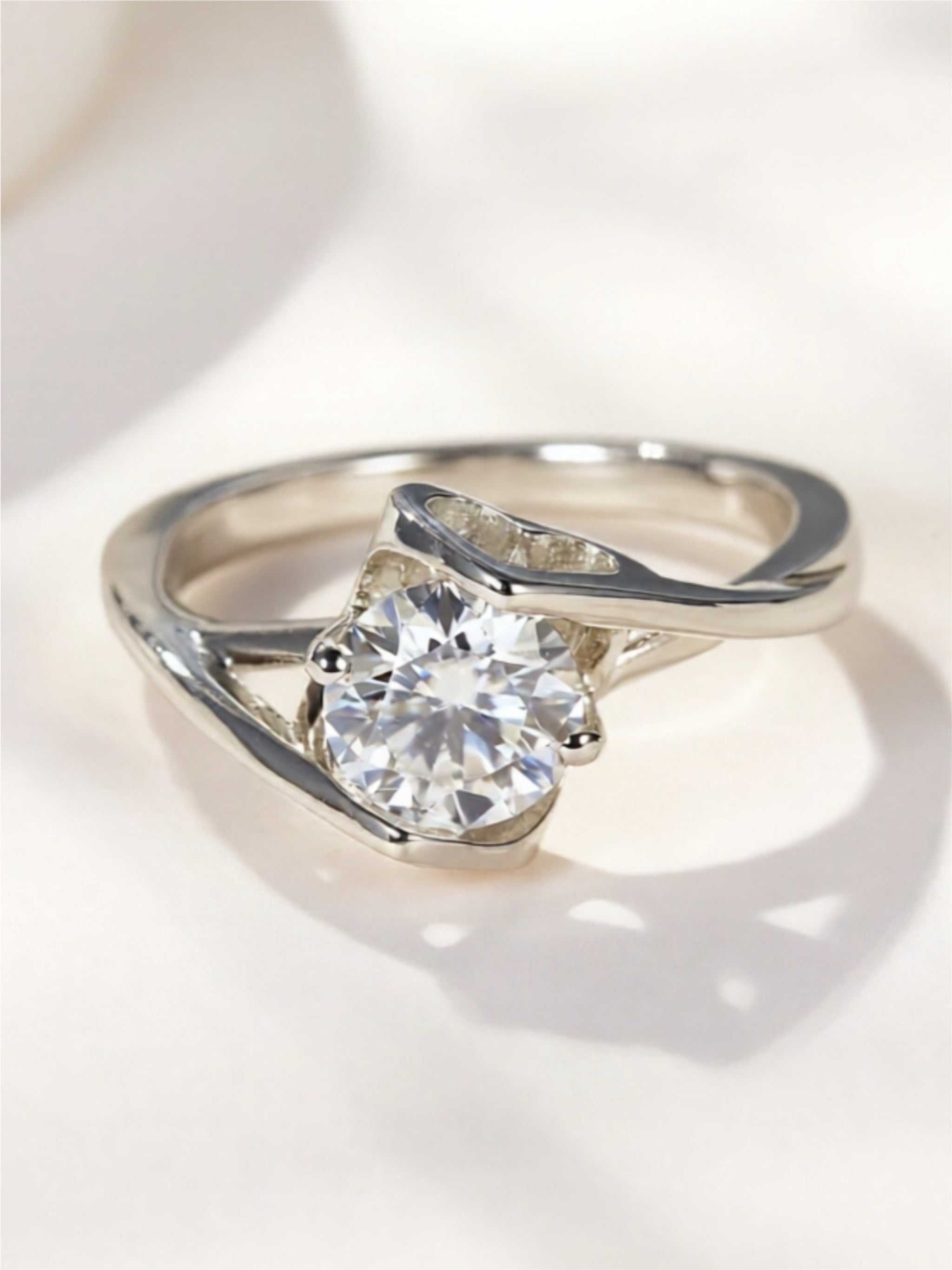 925 Sterling Silver 1 Carat Moissanite Heart Ring