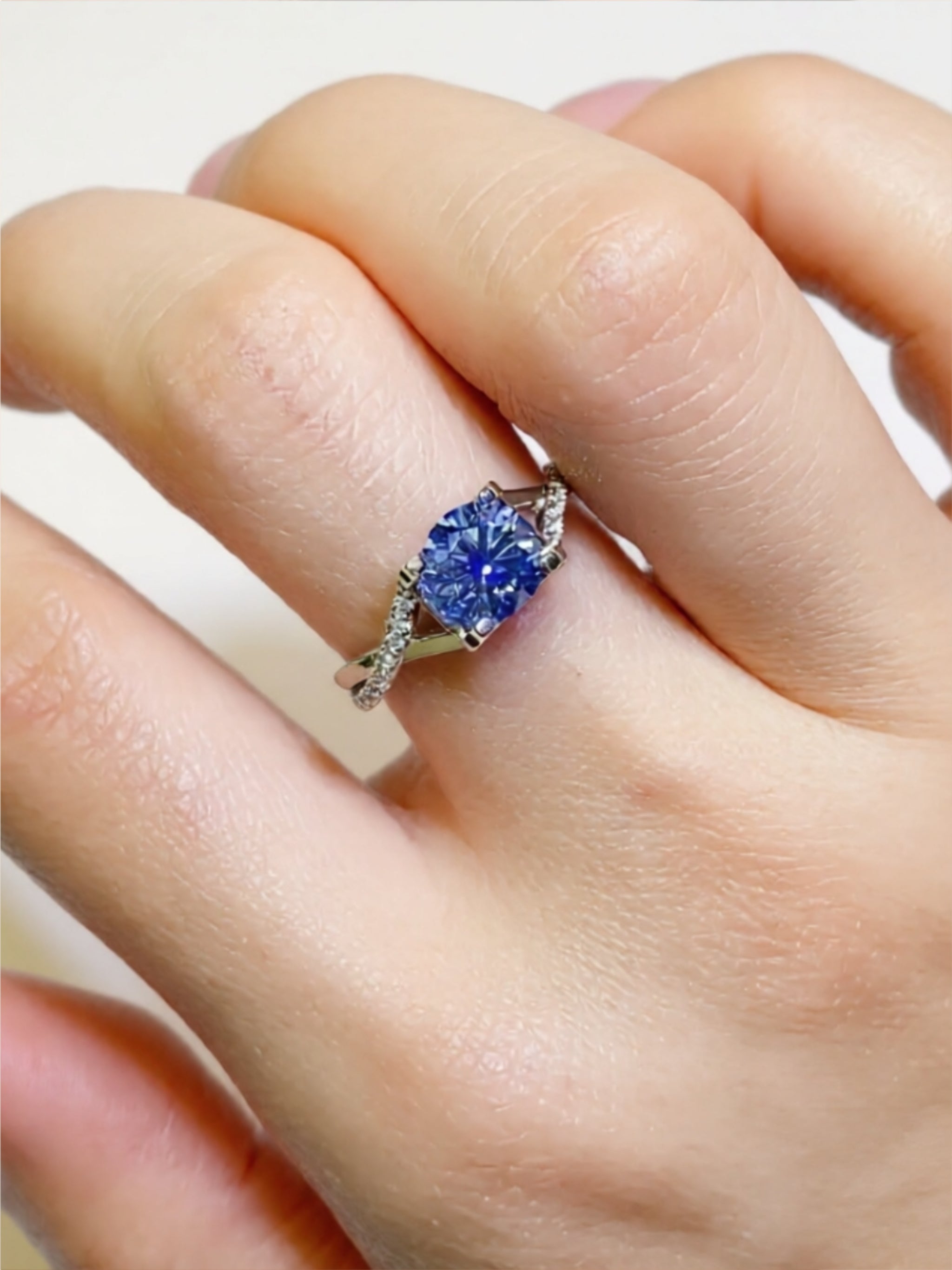 1 Carat Moissanite Crisscross 925 Sterling Silver Ring