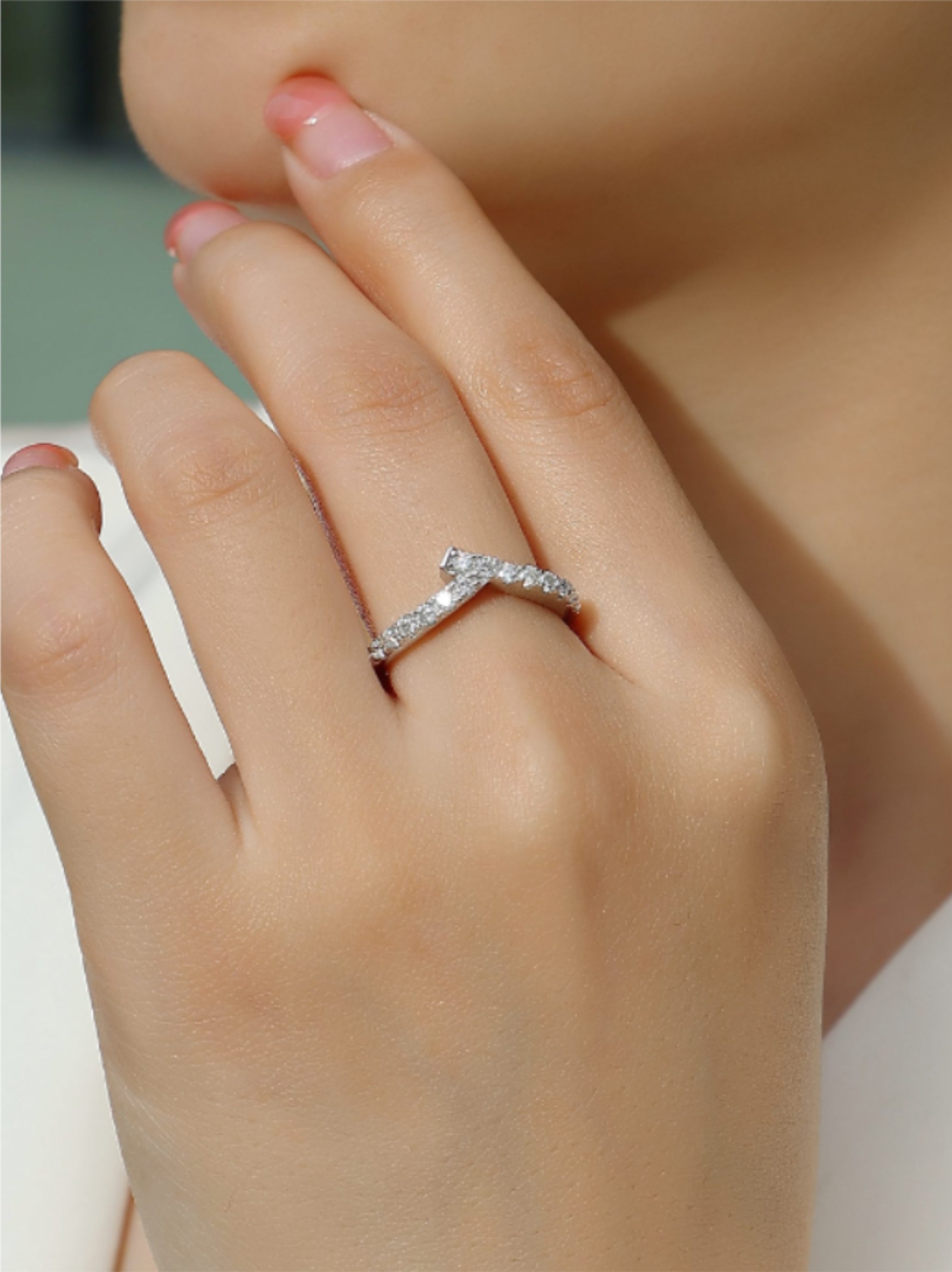 V‑Shaped Moissanite Stacking Ring