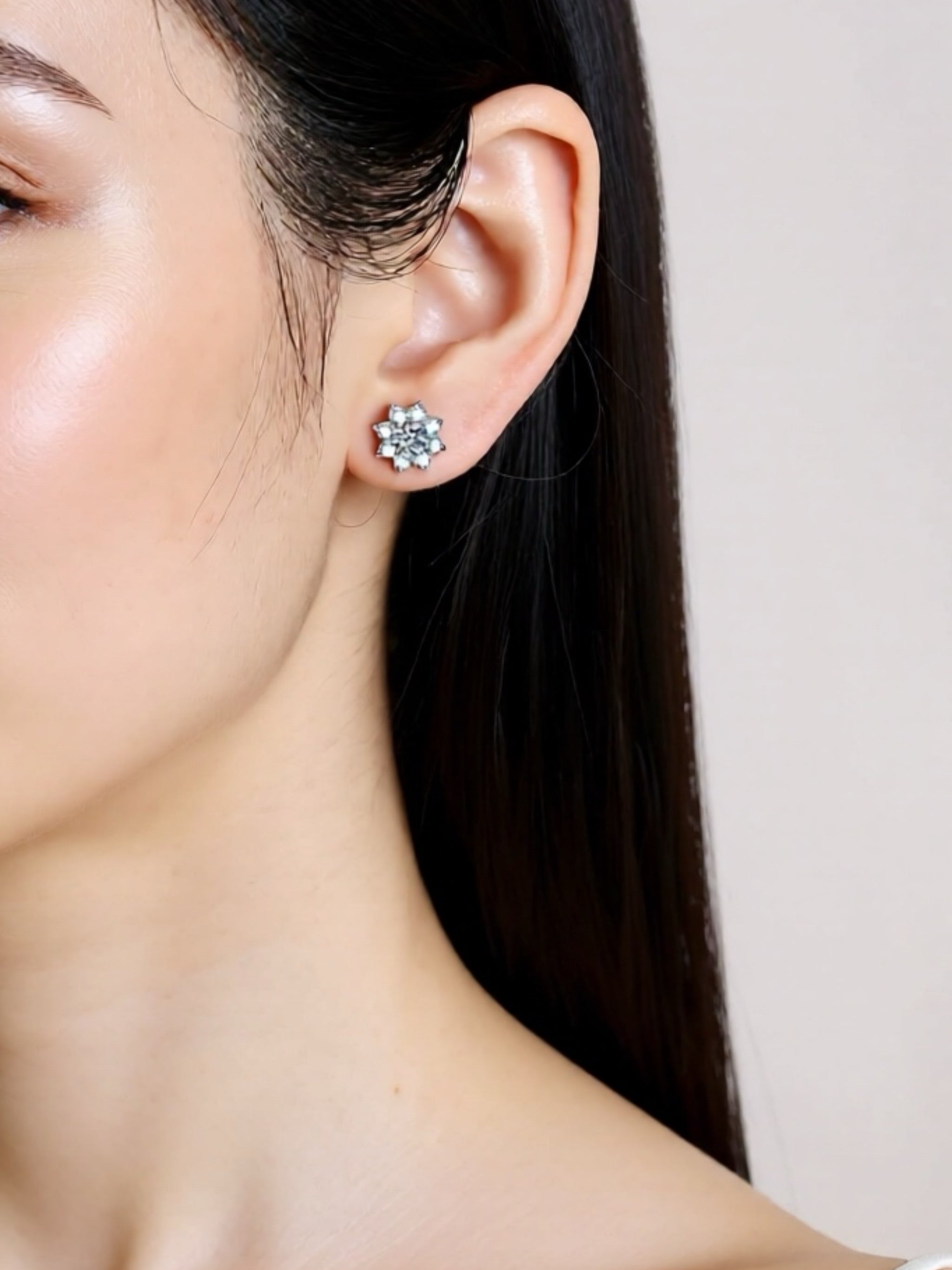 1 Carat Moissanite 925 Sterling Silver Flower Earrings