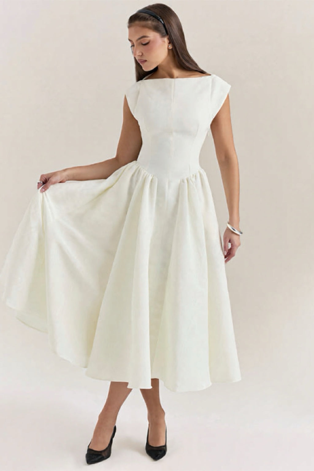 Elegant Backless Midi Dress with Cap Sleeves & Full Skirt