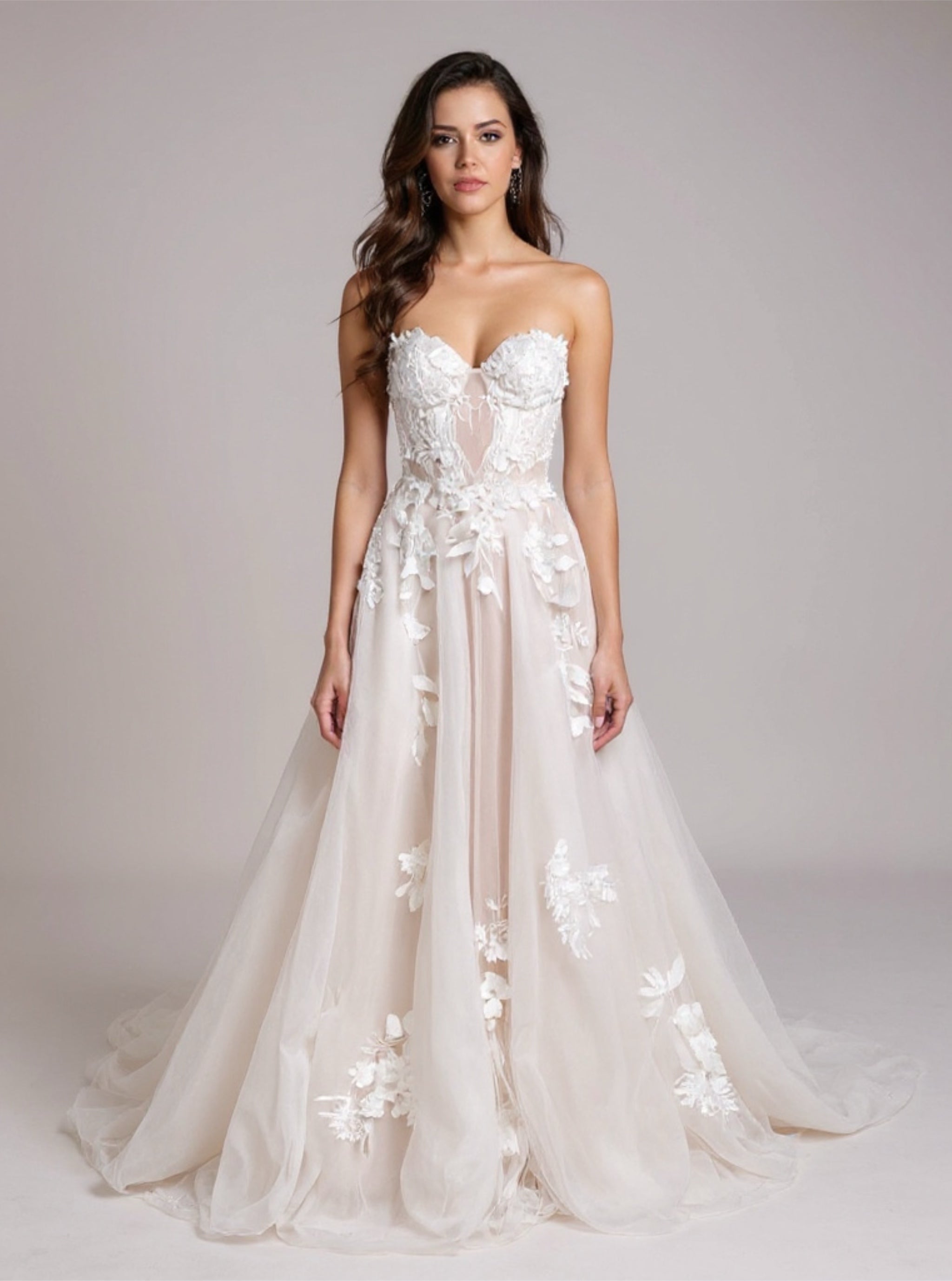 Classic Sweetheart Strapless Lace Bridal Gown